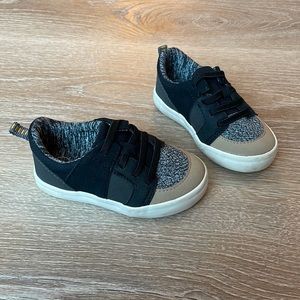 Cat & Jack baby/toddler shoes size 5
